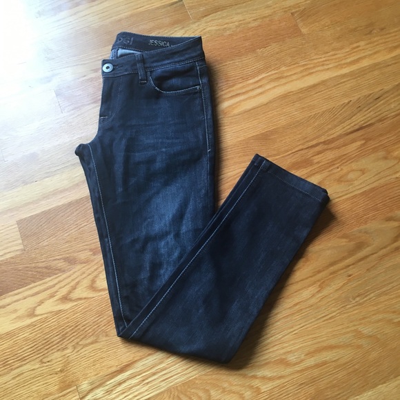 DL1961 Dark Wash Jessica Skinny Jeans EUC - Picture 1 of 8